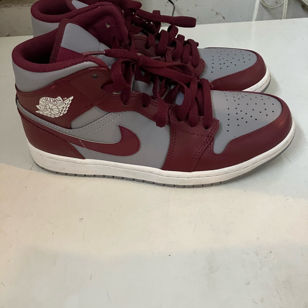 Nike Men’s Air Jordan Maroon and Gray Sneakers size 7.5